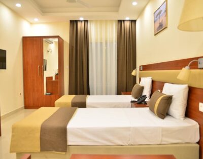 Superb twin room in Aparthotel